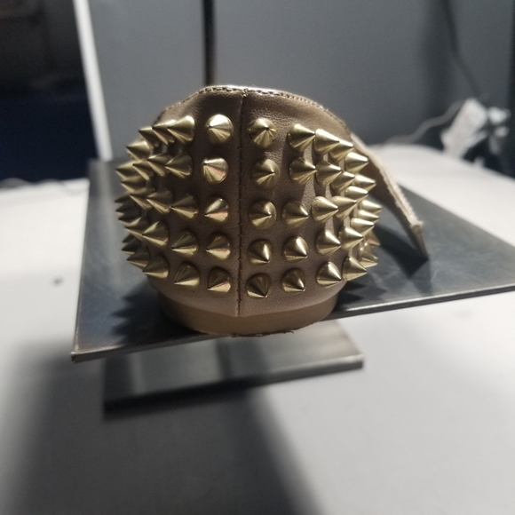 Wild Fire Sandals sz 5.5 Tan Studded - Picture 2 of 8